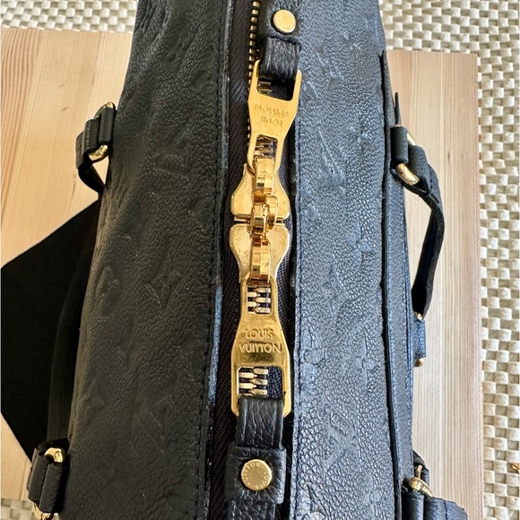 ♦️SOLD♦️ Louis Vuitton Monogram Empreinte Bag - Picture 13 of 16